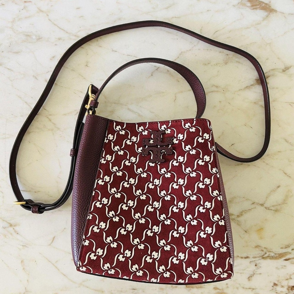 Chic Burgundy Patterned Shoulder Bag - image 1